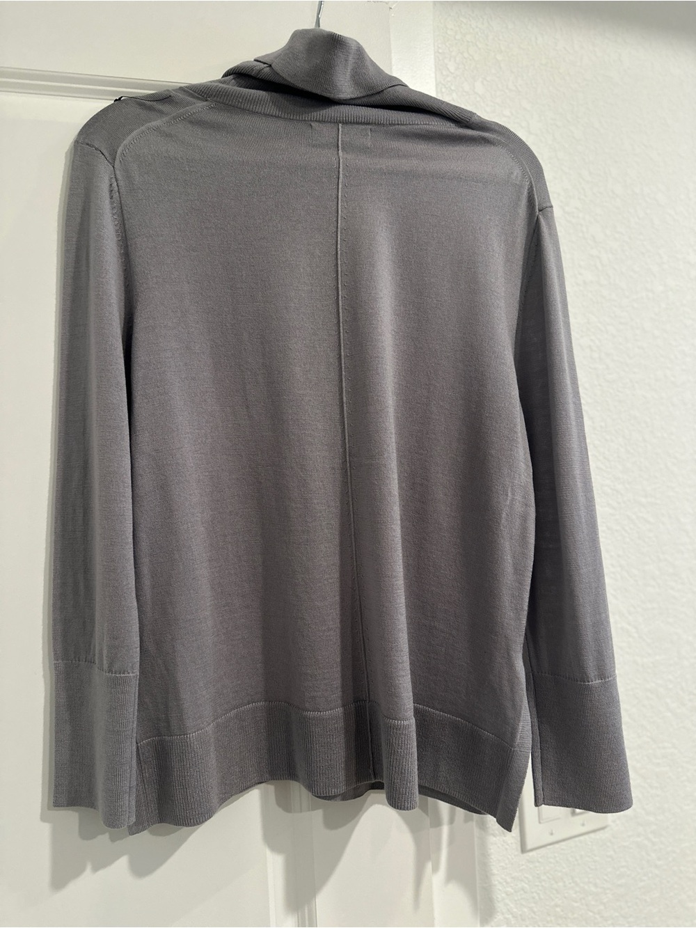 Banana Republic NWT Merino Wool Turtleneck Sweater- Grey Size L - Picture 3 of 5